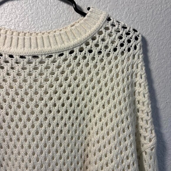 H&M Women's Cream and White Jumper - Picture 1 of 3